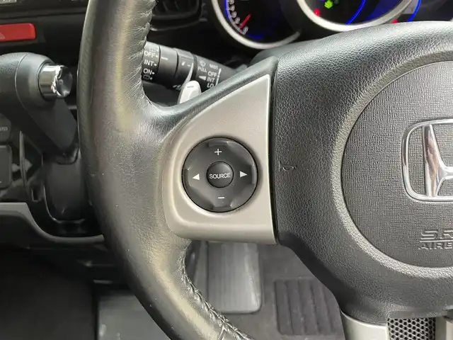ホンダ Ｎ ＢＯＸ カスタム G ターボパッケージ 滋賀県 2013(平25)年 5.8万km クリスタルブラックパール 禁煙車/社外ナビ/（フルセグTV/Bluetooth/CD/DVD/SD/USB)/両側パワースライドドア/ステアリングスイッチ/本革巻ステアリング/クルーズコントロール/パドルシフト/スマートキー/スペアキー/オートライト/電動格納ミラー/ＥＴＣ/プッシュスタート/純正15インチアルミホイール/純正フロアマット