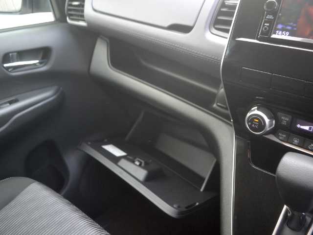 日産 セレナ ハイウェイスター V 宮城県 2021(令3)年 3.2万km ブリリアントホワイトパール /　1オーナー/　純正メモリーナビ/　フルセグTV/　Bluetooth/　全方位モニター/　ETC/　前後ドライブレコーダー/　純正エンジンスターター/　両側電動スライドドア/　LEDヘッドライト/　LEDフォグランプ/　プロパイロット/　エマージェンシーブレーキ/　インテリジェントLI/　ブラインドスポットモニター/　クルーズコントロール/　純正16インチAW/　フロアマット/　ドアバイザー/　スマートキー2個/