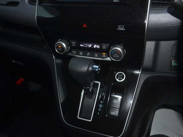 日産 セレナ ハイウェイスター V 宮城県 2021(令3)年 3.2万km ブリリアントホワイトパール /　1オーナー/　純正メモリーナビ/　フルセグTV/　Bluetooth/　全方位モニター/　ETC/　前後ドライブレコーダー/　純正エンジンスターター/　両側電動スライドドア/　LEDヘッドライト/　LEDフォグランプ/　プロパイロット/　エマージェンシーブレーキ/　インテリジェントLI/　ブラインドスポットモニター/　クルーズコントロール/　純正16インチAW/　フロアマット/　ドアバイザー/　スマートキー2個/