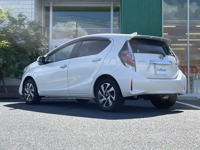 トヨタ アクア S スタイルブラック 岡山県 2019(令1)年 0.7万km ホワイトパールクリスタルシャイン EVモード/フルセグテレビ/バックカメラ　全周囲/ビルトインETC/プッシュスタート/純正フロアマット/純正アルミ/スマートキー/レーンキープアシスト/衝突軽減システム/LEDライト