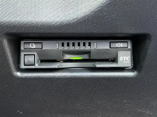 トヨタ アクア S スタイルブラック 岡山県 2019(令1)年 0.7万km ホワイトパールクリスタルシャイン EVモード/フルセグテレビ/バックカメラ　全周囲/ビルトインETC/プッシュスタート/純正フロアマット/純正アルミ/スマートキー/レーンキープアシスト/衝突軽減システム/LEDライト