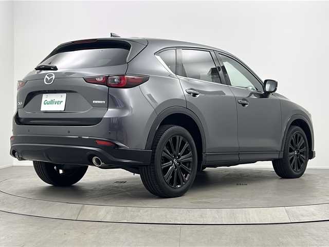 マツダ ＣＸ－５ XD スポーツアピアランス 大阪府 2021(令3)年 3万km マシーングレープレミアムM 【特別装備】/クルージング＆トラフィック・サポート/電動格納リモコン式カラードドアミラー：グロスブラック/フロント＆リアバンパーガーニッシュ/クラッディング／ボディロアガーニッシュ/マフラーカッター（大径）/ＬＥＤ室内照明／オーバーヘッドコンソール/(装備)/・ダウンライト／バニティミラー照明）/ワイヤレス充電（Ｑｉ）/・２２５／５５Ｒ１９タイヤ＆１９インチアルミホイール（ブラックメタリック塗装）（ＳｐｏｒｔｓＡｐｐｅａｒａｎｃｅ専用）/・デコレーションパネル（インパネ／ドアトリム）：ハニカムブラック／サテンクロームメッキ/・シグネチャーウイング（ブラッククローム）/・フロントグリルアクセント（クラシックレッド）/・純正ナビ/TV/ブルートゥース/AM/FM/・全方位カメラ/・前席パワーシート/・電動リアゲート/・電動パーキング/（i-ACTIVSENSE）/・認知/車線逸脱警報/BSM/LKA/SBS/SCBS/・ドライバーアクションアラート/速度標識認識/・アクティブLED/ステアリングヒーター/ドライブレコーダーZPR-075/スペアキー/パドルシフト/ETC
