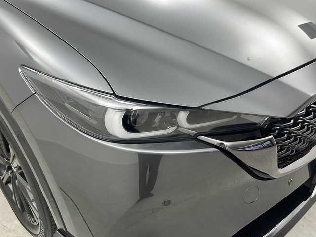 マツダ ＣＸ－５ XD スポーツアピアランス 大阪府 2021(令3)年 3万km マシーングレープレミアムM 【特別装備】/クルージング＆トラフィック・サポート/電動格納リモコン式カラードドアミラー：グロスブラック/フロント＆リアバンパーガーニッシュ/クラッディング／ボディロアガーニッシュ/マフラーカッター（大径）/ＬＥＤ室内照明／オーバーヘッドコンソール/(装備)/・ダウンライト／バニティミラー照明）/ワイヤレス充電（Ｑｉ）/・２２５／５５Ｒ１９タイヤ＆１９インチアルミホイール（ブラックメタリック塗装）（ＳｐｏｒｔｓＡｐｐｅａｒａｎｃｅ専用）/・デコレーションパネル（インパネ／ドアトリム）：ハニカムブラック／サテンクロームメッキ/・シグネチャーウイング（ブラッククローム）/・フロントグリルアクセント（クラシックレッド）/・純正ナビ/TV/ブルートゥース/AM/FM/・全方位カメラ/・前席パワーシート/・電動リアゲート/・電動パーキング/（i-ACTIVSENSE）/・認知/車線逸脱警報/BSM/LKA/SBS/SCBS/・ドライバーアクションアラート/速度標識認識/・アクティブLED/ステアリングヒーター/ドライブレコーダーZPR-075/スペアキー/パドルシフト/ETC