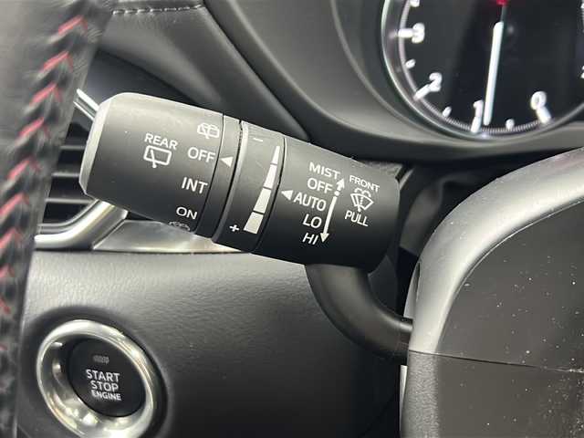 マツダ ＣＸ－５ XD スポーツアピアランス 大阪府 2021(令3)年 3万km マシーングレープレミアムM 【特別装備】/クルージング＆トラフィック・サポート/電動格納リモコン式カラードドアミラー：グロスブラック/フロント＆リアバンパーガーニッシュ/クラッディング／ボディロアガーニッシュ/マフラーカッター（大径）/ＬＥＤ室内照明／オーバーヘッドコンソール/(装備)/・ダウンライト／バニティミラー照明）/ワイヤレス充電（Ｑｉ）/・２２５／５５Ｒ１９タイヤ＆１９インチアルミホイール（ブラックメタリック塗装）（ＳｐｏｒｔｓＡｐｐｅａｒａｎｃｅ専用）/・デコレーションパネル（インパネ／ドアトリム）：ハニカムブラック／サテンクロームメッキ/・シグネチャーウイング（ブラッククローム）/・フロントグリルアクセント（クラシックレッド）/・純正ナビ/TV/ブルートゥース/AM/FM/・全方位カメラ/・前席パワーシート/・電動リアゲート/・電動パーキング/（i-ACTIVSENSE）/・認知/車線逸脱警報/BSM/LKA/SBS/SCBS/・ドライバーアクションアラート/速度標識認識/・アクティブLED/ステアリングヒーター/ドライブレコーダーZPR-075/スペアキー/パドルシフト/ETC
