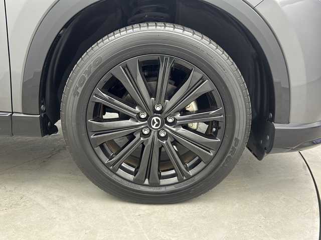 マツダ ＣＸ－５ XD スポーツアピアランス 大阪府 2021(令3)年 3万km マシーングレープレミアムM 【特別装備】/クルージング＆トラフィック・サポート/電動格納リモコン式カラードドアミラー：グロスブラック/フロント＆リアバンパーガーニッシュ/クラッディング／ボディロアガーニッシュ/マフラーカッター（大径）/ＬＥＤ室内照明／オーバーヘッドコンソール/(装備)/・ダウンライト／バニティミラー照明）/ワイヤレス充電（Ｑｉ）/・２２５／５５Ｒ１９タイヤ＆１９インチアルミホイール（ブラックメタリック塗装）（ＳｐｏｒｔｓＡｐｐｅａｒａｎｃｅ専用）/・デコレーションパネル（インパネ／ドアトリム）：ハニカムブラック／サテンクロームメッキ/・シグネチャーウイング（ブラッククローム）/・フロントグリルアクセント（クラシックレッド）/・純正ナビ/TV/ブルートゥース/AM/FM/・全方位カメラ/・前席パワーシート/・電動リアゲート/・電動パーキング/（i-ACTIVSENSE）/・認知/車線逸脱警報/BSM/LKA/SBS/SCBS/・ドライバーアクションアラート/速度標識認識/・アクティブLED/ステアリングヒーター/ドライブレコーダーZPR-075/スペアキー/パドルシフト/ETC