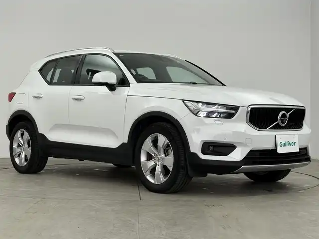 ボルボ ＸＣ４０ B4 モメンタム 愛知県 2020(令2)年 4.9万km パール 純正ナビ/・Bluetooth/・フルセグTV/・AM/FM/・HDD/全方位カメラ/ETC/BSM/ドライブレコーダー/シートヒーター/ステアリングヒーター/電子パーキングサポート/ブレーキホールド/ルーフレール/メモリーシート/LEDライト/電動格納ミラー/純正18インチAW/スマートキー/フロアマット