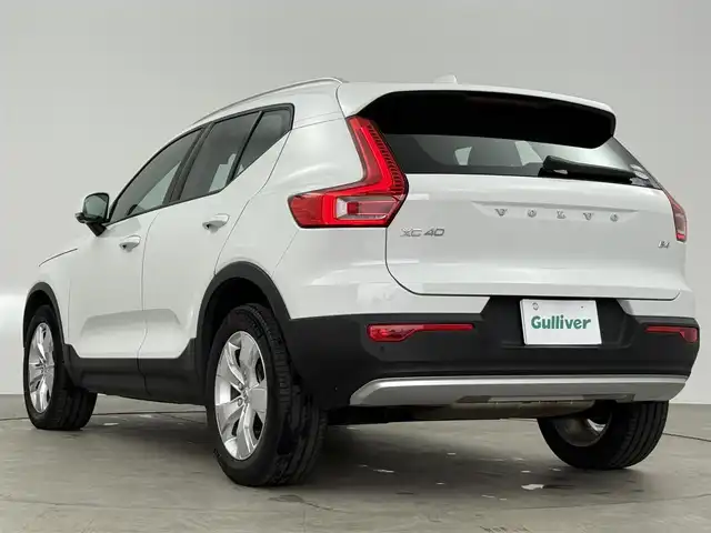 ボルボ ＸＣ４０ B4 モメンタム 愛知県 2020(令2)年 4.9万km パール 純正ナビ/・Bluetooth/・フルセグTV/・AM/FM/・HDD/全方位カメラ/ETC/BSM/ドライブレコーダー/シートヒーター/ステアリングヒーター/電子パーキングサポート/ブレーキホールド/ルーフレール/メモリーシート/LEDライト/電動格納ミラー/純正18インチAW/スマートキー/フロアマット