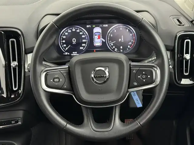 ボルボ ＸＣ４０ B4 モメンタム 愛知県 2020(令2)年 4.9万km パール 純正ナビ/・Bluetooth/・フルセグTV/・AM/FM/・HDD/全方位カメラ/ETC/BSM/ドライブレコーダー/シートヒーター/ステアリングヒーター/電子パーキングサポート/ブレーキホールド/ルーフレール/メモリーシート/LEDライト/電動格納ミラー/純正18インチAW/スマートキー/フロアマット