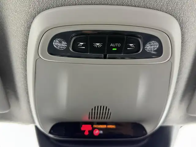 ボルボ ＸＣ４０ B4 モメンタム 愛知県 2020(令2)年 4.9万km パール 純正ナビ/・Bluetooth/・フルセグTV/・AM/FM/・HDD/全方位カメラ/ETC/BSM/ドライブレコーダー/シートヒーター/ステアリングヒーター/電子パーキングサポート/ブレーキホールド/ルーフレール/メモリーシート/LEDライト/電動格納ミラー/純正18インチAW/スマートキー/フロアマット