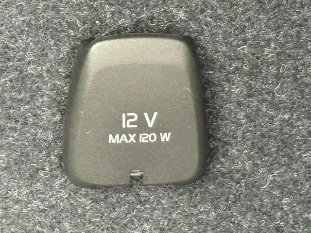 ボルボ ＸＣ４０ B4 モメンタム 愛知県 2020(令2)年 4.9万km パール 純正ナビ/・Bluetooth/・フルセグTV/・AM/FM/・HDD/全方位カメラ/ETC/BSM/ドライブレコーダー/シートヒーター/ステアリングヒーター/電子パーキングサポート/ブレーキホールド/ルーフレール/メモリーシート/LEDライト/電動格納ミラー/純正18インチAW/スマートキー/フロアマット