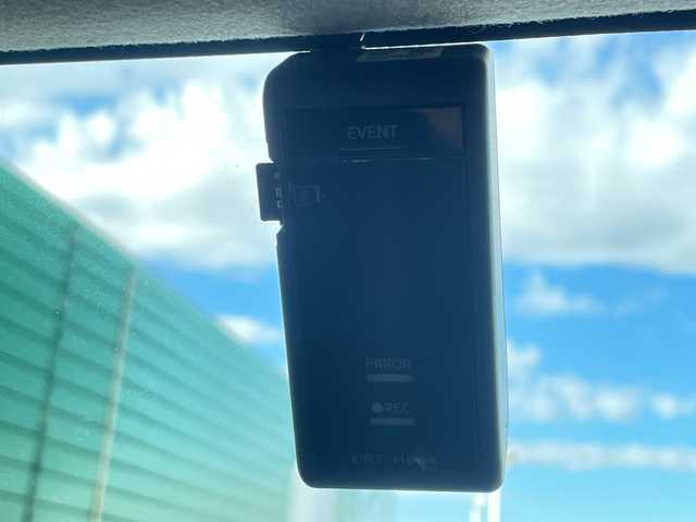 トヨタ ルーミー カスタムG 茨城県 2019(令1)年 5.3万km パールホワイトⅢ 純正9型ナビ/Bluetooth/フルセグTV/バックカメラ/両側パワースライドドア/クリアランスソナー/アイドリングストップ/横滑り防止装置/衝突軽減システム/クルーズコントロール/ドライブレコーダー/ビルトインETC2.0/オートライト/オートマチックハイビーム/LEDヘッドライト/コーナーセンサー/純正15インチアルミホイール/純正フロアマット/ウォークスルー/スマートキー/プッシュスタート