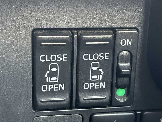 トヨタ ルーミー カスタムG 茨城県 2019(令1)年 5.3万km パールホワイトⅢ 純正9型ナビ/Bluetooth/フルセグTV/バックカメラ/両側パワースライドドア/クリアランスソナー/アイドリングストップ/横滑り防止装置/衝突軽減システム/クルーズコントロール/ドライブレコーダー/ビルトインETC2.0/オートライト/オートマチックハイビーム/LEDヘッドライト/コーナーセンサー/純正15インチアルミホイール/純正フロアマット/ウォークスルー/スマートキー/プッシュスタート