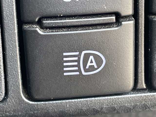 トヨタ ルーミー カスタムG 茨城県 2019(令1)年 5.3万km パールホワイトⅢ 純正9型ナビ/Bluetooth/フルセグTV/バックカメラ/両側パワースライドドア/クリアランスソナー/アイドリングストップ/横滑り防止装置/衝突軽減システム/クルーズコントロール/ドライブレコーダー/ビルトインETC2.0/オートライト/オートマチックハイビーム/LEDヘッドライト/コーナーセンサー/純正15インチアルミホイール/純正フロアマット/ウォークスルー/スマートキー/プッシュスタート