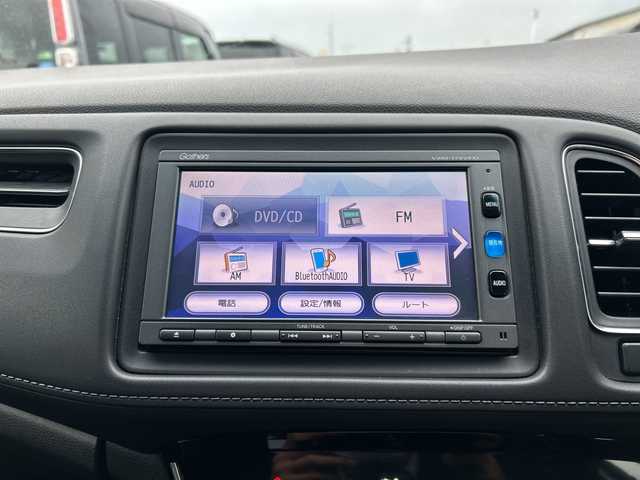 ホンダ ヴェゼル ハイブリッド 富山県 2016(平28)年 4.7万km パール 純正メモリーナビ/【CD/DVD/BT/USB/SD/ipod/フルセグTV】/バックカメラ/ホンダセンシング/クルーズコントロール/レーンキープアシスト/衝突軽減ブレーキ/デジタルインナーミラー/ルーフレール/純正フロアマット/純正１７インチアルミホイール　/ビルトインＥＴＣ/ドライブレコーダー/スマートキー