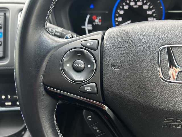 ホンダ ヴェゼル ハイブリッド 富山県 2016(平28)年 4.7万km パール 純正メモリーナビ/【CD/DVD/BT/USB/SD/ipod/フルセグTV】/バックカメラ/ホンダセンシング/クルーズコントロール/レーンキープアシスト/衝突軽減ブレーキ/デジタルインナーミラー/ルーフレール/純正フロアマット/純正１７インチアルミホイール　/ビルトインＥＴＣ/ドライブレコーダー/スマートキー