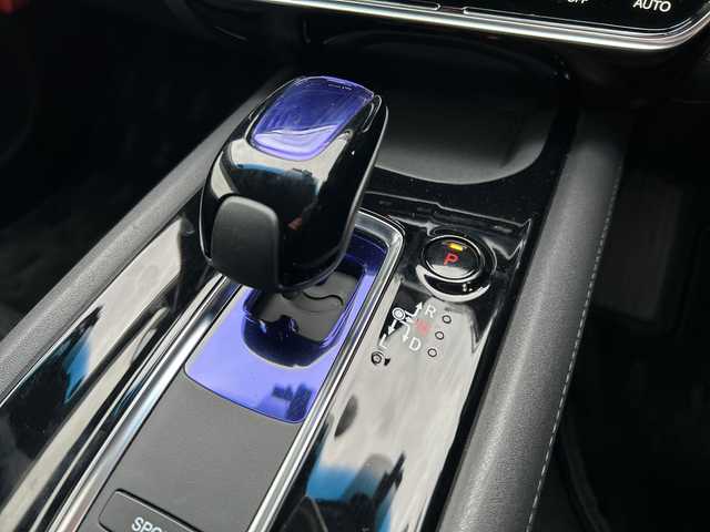 ホンダ ヴェゼル ハイブリッド 富山県 2016(平28)年 4.7万km パール 純正メモリーナビ/【CD/DVD/BT/USB/SD/ipod/フルセグTV】/バックカメラ/ホンダセンシング/クルーズコントロール/レーンキープアシスト/衝突軽減ブレーキ/デジタルインナーミラー/ルーフレール/純正フロアマット/純正１７インチアルミホイール　/ビルトインＥＴＣ/ドライブレコーダー/スマートキー