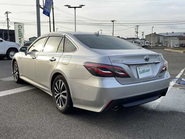 トヨタ クラウン ハイブリッド S Cパッケージ Four 新潟県 2020(令2)年 7万km シルバーM ４WD/純正メモリナビ/（Bluetooth/FM/AM)/ドライブレコーダー/バックカメラ/プッシュスタート/パーキングアシスト/パワーシート/ETC2.0/純正フロアマット/コーナーセンサー（前後）/ノーマルタイヤ積み込み/電格ミラー/ドアバイザー/スペアキー