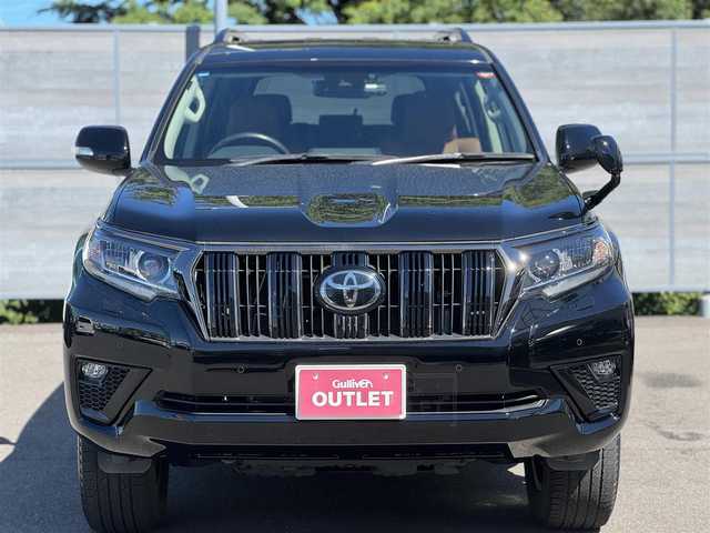 トヨタ ランドクルーザー プラド TX-L 70thアニバーサリーLTD 三重県 2022(令4)年 3.3万km ブラック ワンオーナー/ムーンルーフ/ブラックルーフレール/セーフティセンス/アルパインメモリナビ・地デジTV/・DVD/CD/・Bluetooth/バックカメラ/クリアランスソナー/レーンディパーチャーアラート/レーダークルーズコントロール/サドルタン革シート/・前席パワーシート/・前席快適温熱シート/電動格納シート(3列目)/ビルトインETC/純正18インチアルミホイール/LEDヘッドランプ/・オートライト/オートマチックハイビーム/LEDフォグランプ/プッシュエンジンスタート/スマートキー×2/新車時保証書/取扱説明書