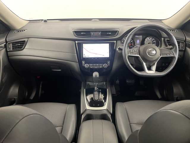 日産 エクストレイル 20X 埼玉県 2018(平30)年 5.2万km ブリリアントホワイトパール 純正ナビ/　（FM/AM/BT/AUX/iPod/HDMI/CD/DVD）/プッシュスタート/パワーバックドア/ビルトインETC/フルセグテレビ/バックカメラ/エマージェンシーブレーキ/ヒーテッドドアミラー/純正フロアマット、/ダウンヒルアシストコントロール/ハーフレザーシート