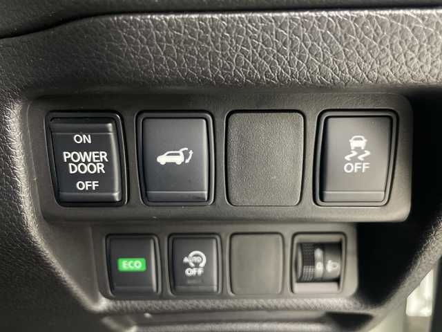 日産 エクストレイル 20X 埼玉県 2018(平30)年 5.2万km ブリリアントホワイトパール 純正ナビ/　（FM/AM/BT/AUX/iPod/HDMI/CD/DVD）/プッシュスタート/パワーバックドア/ビルトインETC/フルセグテレビ/バックカメラ/エマージェンシーブレーキ/ヒーテッドドアミラー/純正フロアマット、/ダウンヒルアシストコントロール/ハーフレザーシート