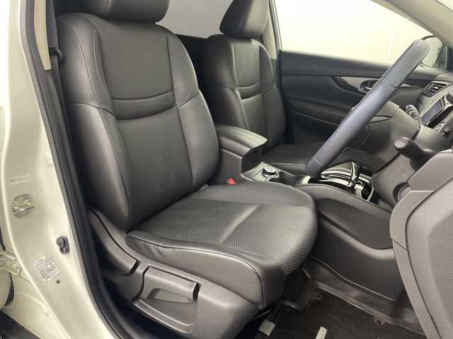 日産 エクストレイル 20X 埼玉県 2018(平30)年 5.2万km ブリリアントホワイトパール 純正ナビ/　（FM/AM/BT/AUX/iPod/HDMI/CD/DVD）/プッシュスタート/パワーバックドア/ビルトインETC/フルセグテレビ/バックカメラ/エマージェンシーブレーキ/ヒーテッドドアミラー/純正フロアマット、/ダウンヒルアシストコントロール/ハーフレザーシート