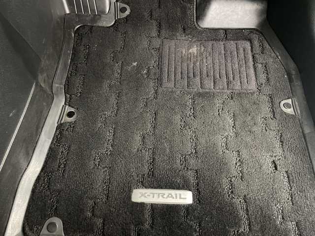 日産 エクストレイル 20X 埼玉県 2018(平30)年 5.2万km ブリリアントホワイトパール 純正ナビ/　（FM/AM/BT/AUX/iPod/HDMI/CD/DVD）/プッシュスタート/パワーバックドア/ビルトインETC/フルセグテレビ/バックカメラ/エマージェンシーブレーキ/ヒーテッドドアミラー/純正フロアマット、/ダウンヒルアシストコントロール/ハーフレザーシート