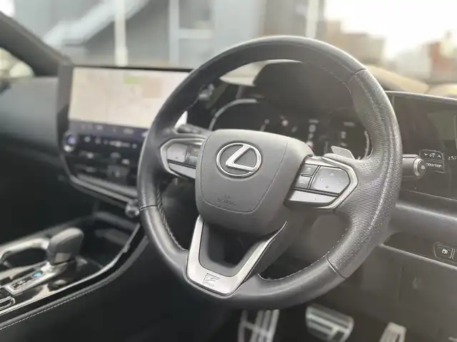 レクサス ＮＸ 350h Fスポーツ 栃木県 2023(令5)年 3.4万km ホワイトノーヴァガラスフレーク ワンオーナー/3眼LEDヘッドライト/純正14インチメモリナビ/フルセグテレビ/バックカメラ/ウィンカーミラー/ACC/サンルーフ/ドアバイザー/プッシュスタート/パワーバックドア/フットトランクオープナー/ヘッドアップディスプレイ/ETC2.0