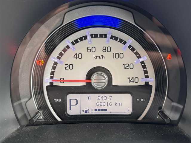 マツダ フレア クロスオーバー XS 大分県 2015(平27)年 6.3万km クリスタルホワイトP ・メモリナビ /　ワンセグTV/CD/DVD/Bluetooth/・スマートキー×2/・プッシュスタート/・HIDヘッドライト/・フォグランプ/・オートライト/・純正15インチアルミホイール/・シートヒーター /・ルーフレール/・プッシュスタート/・フロアマット