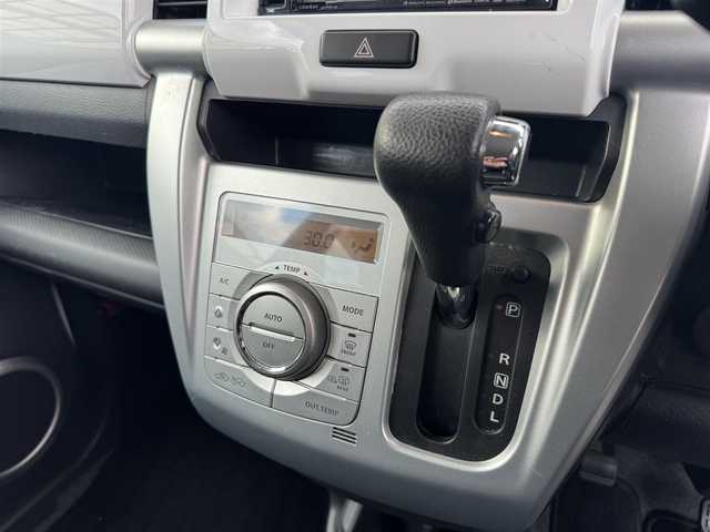 マツダ フレア クロスオーバー XS 大分県 2015(平27)年 6.3万km クリスタルホワイトP ・メモリナビ /　ワンセグTV/CD/DVD/Bluetooth/・スマートキー×2/・プッシュスタート/・HIDヘッドライト/・フォグランプ/・オートライト/・純正15インチアルミホイール/・シートヒーター /・ルーフレール/・プッシュスタート/・フロアマット