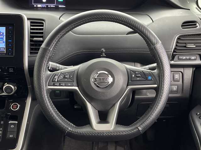 日産 セレナ ハイウェイスターVセレクションⅡ 鹿児島県 2018(平30)年 6万km ダイヤモンドブラック 社外ナビ/（CD/DVD/BT/フルセグTV）/アラウンドビューモニター/プロパイロット/インテリジェントルームミラー/エマージェンシーブレーキ/レーンキープアシスト/電動パーキングブレーキ/オートホールド機能/両側パワースライドドア/リアサンシェード/シートバックテーブル/ドライブレコーダー/スマートキー/プッシュスタート