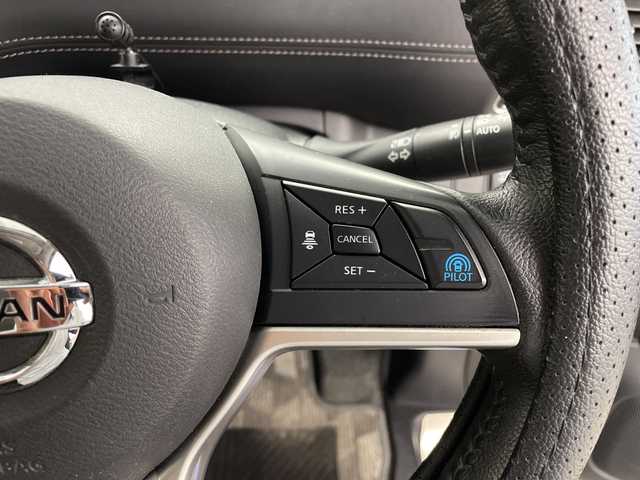 日産 セレナ ハイウェイスターVセレクションⅡ 鹿児島県 2018(平30)年 6万km ダイヤモンドブラック 社外ナビ/（CD/DVD/BT/フルセグTV）/アラウンドビューモニター/プロパイロット/インテリジェントルームミラー/エマージェンシーブレーキ/レーンキープアシスト/電動パーキングブレーキ/オートホールド機能/両側パワースライドドア/リアサンシェード/シートバックテーブル/ドライブレコーダー/スマートキー/プッシュスタート