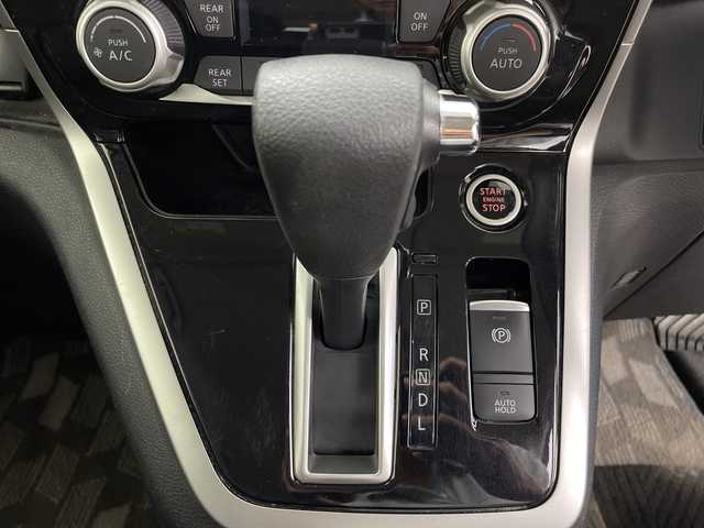 日産 セレナ ハイウェイスターVセレクションⅡ 鹿児島県 2018(平30)年 6万km ダイヤモンドブラック 社外ナビ/（CD/DVD/BT/フルセグTV）/アラウンドビューモニター/プロパイロット/インテリジェントルームミラー/エマージェンシーブレーキ/レーンキープアシスト/電動パーキングブレーキ/オートホールド機能/両側パワースライドドア/リアサンシェード/シートバックテーブル/ドライブレコーダー/スマートキー/プッシュスタート