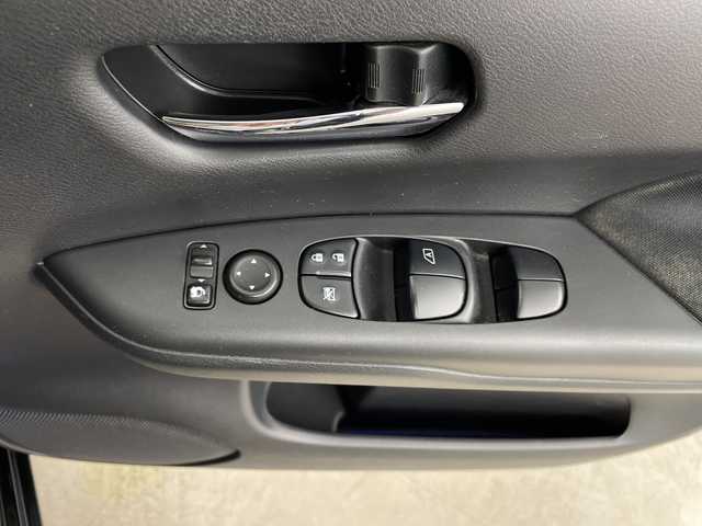 日産 セレナ ハイウェイスターVセレクションⅡ 鹿児島県 2018(平30)年 6万km ダイヤモンドブラック 社外ナビ/（CD/DVD/BT/フルセグTV）/アラウンドビューモニター/プロパイロット/インテリジェントルームミラー/エマージェンシーブレーキ/レーンキープアシスト/電動パーキングブレーキ/オートホールド機能/両側パワースライドドア/リアサンシェード/シートバックテーブル/ドライブレコーダー/スマートキー/プッシュスタート