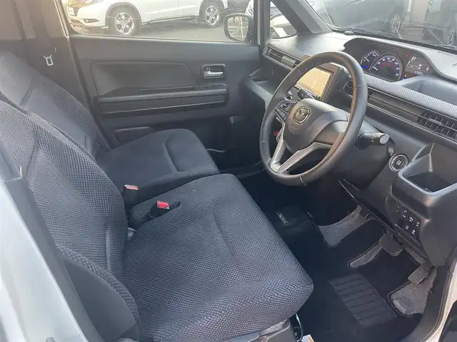 マツダ フレア ハイブリッド XS 福岡県 2017(平29)年 9.3万km ピュアホワイトP (株)IDOMが運営する【じしゃロン八幡西店】の自社ローン専用車両になります。こちらは現金またはオートローンご利用時の価格です。自社ローンご希望の方は別途その旨お申付け下さい/社外ナビ/(Bluetooth/CD/DVD/SD/ipod/フルセグTV)/衝突軽減ブレーキ/車線逸脱防止機能/横滑り防止装置/ヘッドアップディスプレイ/前方ドライブレコーダー/ステアリングスイッチ/バックカメラ/D席ヒートシーター/純正14インチアルミホイール/スペアキー一本/スマートキー