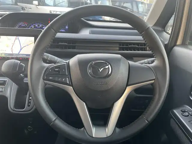 マツダ フレア ハイブリッド XS 福岡県 2017(平29)年 9.3万km ピュアホワイトP (株)IDOMが運営する【じしゃロン八幡西店】の自社ローン専用車両になります。こちらは現金またはオートローンご利用時の価格です。自社ローンご希望の方は別途その旨お申付け下さい/社外ナビ/(Bluetooth/CD/DVD/SD/ipod/フルセグTV)/衝突軽減ブレーキ/車線逸脱防止機能/横滑り防止装置/ヘッドアップディスプレイ/前方ドライブレコーダー/ステアリングスイッチ/バックカメラ/D席ヒートシーター/純正14インチアルミホイール/スペアキー一本/スマートキー