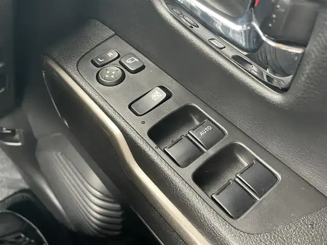 スズキ ハスラー Jスタイル Ⅱ ターボ 千葉県 2023(令5)年 3.3万km クールカーキパールメタリック/ソフトベージュメタリック ターボ車/9インチ純正メモリナビ（BT／CD／USB／TV）/フルセグテレビ（走行中視聴可）/追従式クルーズコントロール/社外ビルトインETC/社外前後ドライブレコーダー/コーナーセンサー（後ろのみ）/全方位／サイドバックカメラ/デジタルインナーミラー/AppleCarPlay／AndroidAuto/衝突軽減システム/横滑り防止装置/オートライト/純正アルミホイール/パドルシフト/前席シートヒーター/シートリフター/ステアリングスイッチ/電動格納ミラー/プッシュスタート/LEDヘッドライト/ドアバイザー