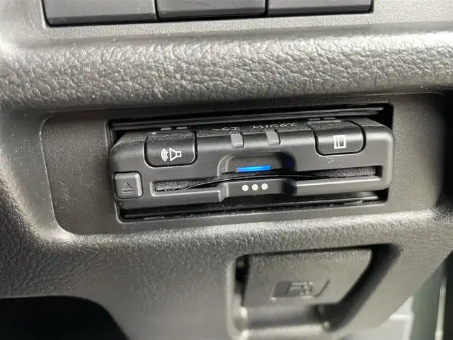 スズキ ハスラー Jスタイル Ⅱ ターボ 千葉県 2023(令5)年 3.3万km クールカーキパールメタリック/ソフトベージュメタリック ターボ車/9インチ純正メモリナビ（BT／CD／USB／TV）/フルセグテレビ（走行中視聴可）/追従式クルーズコントロール/社外ビルトインETC/社外前後ドライブレコーダー/コーナーセンサー（後ろのみ）/全方位／サイドバックカメラ/デジタルインナーミラー/AppleCarPlay／AndroidAuto/衝突軽減システム/横滑り防止装置/オートライト/純正アルミホイール/パドルシフト/前席シートヒーター/シートリフター/ステアリングスイッチ/電動格納ミラー/プッシュスタート/LEDヘッドライト/ドアバイザー