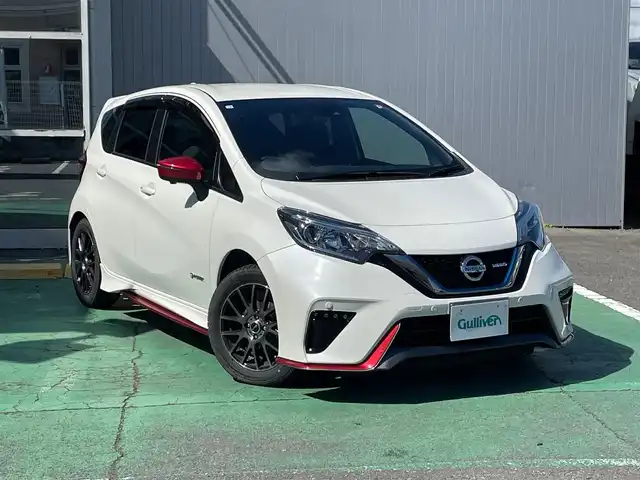 日産 ノート e－パワー ニスモ 埼玉県 2020(令2)年 2.8万km ブリリアントホワイトパール ワンオーナー/新車時保証書/取扱説明書/純正SDナビ（MM319D-W)/　（フルセグTVBTCDDVDSD外部入力端子）/ETC2.0/プッシュスタート/ステアリングスイッチ/クルーズコントロール/オートライト/純正ドライブレコーダー（DJ4-D）/ETC2.0/コーナーセンサー/アラウンドビューモニター/モードスイッチ（ノーマル/スマート/エコ）/純正エアロ/純正フロアマット/純正サイドバイザー/タイヤサイズ　195/55/R16