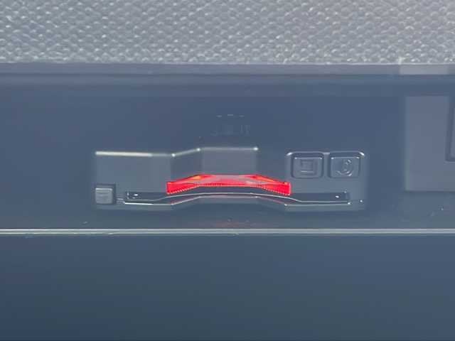 ダイハツ タフト G 三重県 2022(令4)年 3.5万km フォレストカーキメタリック 社外ＳＤナビ　ワンセグＴＶ　ＣＤ　Ｂｌｕｅｔｏｏｔｈ　バックカメラ　ＥＴＣ　ガラスルーフ　衝突被害軽減ブレーキ　前席シートヒーター　コーナーセンサー　ＬＥＤライト　フォグランプ　スマートキー　純正アルミ　オートホールド　オートライト　ステアリングリモコン　電動格納ミラー　ドアバイザー