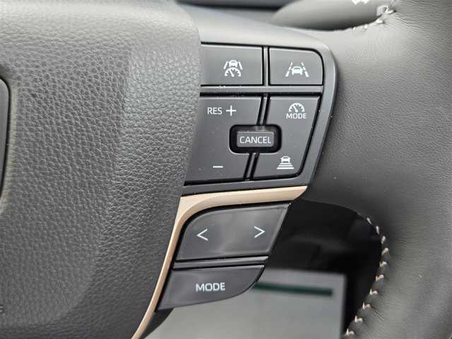 トヨタ クラウン スポーツ Z 鹿児島県 2024(令6)年 1.3万km ブラック レーダークルーズコントロール　/ビルトインＥＴＣ２．０　/ヘッドアップディスプレイ　/ガラスルーフ　/パノラミックビューモニター　/パーキングアシスト　/トヨタチームメイト　/デジタルインナーミラー/D+N席シートヒーター/エアシート/D+N席パワーシート/パワーバックドア/シートメモリー/ワイヤレス充電/プロアクティブドライビングアシスト/アドアンストドライブ(渋滞時支援)/アドバンストパーク(リモート付)/ブラインドスポットモニター/安心降車アシスト(SEA)/後方車両車両接近通知/追突防止サポート機能/前後純正ドライブレコーダー/純正アルミホイール(21インチ)/前後コーナーセンサー/Bluetoothオーディオ/フルセグテレビ/横滑り防止装置/レーンキープアシスト/プッシュスタート/スマートキー