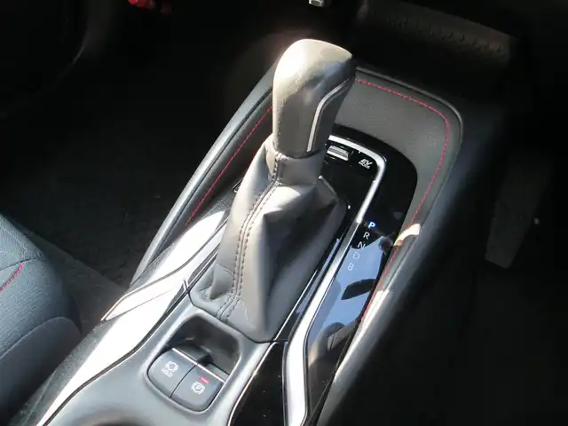 トヨタ カローラ スポーツ ハイブリッドG Z 千葉県 2020(令2)年 2.6万km ホワイトパールクリスタルシャイン ワンオーナー/純正ディスプレイオーディオ【ナビ/BT/USB】/バックカメラ/Toyota Safety Sense/LEDヘッドライト&LEDフォグランプ/純正18インチアルミホイール/レーダークルーズコントロール/レーンキープアシスト/ヘッドアップディスプレイ/ブラインドスポットモニター/クリアランスソナー/ビルトインETC/スペアキー/取扱説明書/ナビ取扱説明書/新車時保証書/トヨタ整備記録簿(R3/R4)