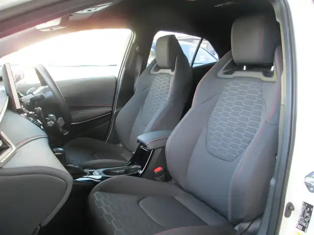 トヨタ カローラ スポーツ ハイブリッドG Z 千葉県 2020(令2)年 2.6万km ホワイトパールクリスタルシャイン ワンオーナー/純正ディスプレイオーディオ【ナビ/BT/USB】/バックカメラ/Toyota Safety Sense/LEDヘッドライト&LEDフォグランプ/純正18インチアルミホイール/レーダークルーズコントロール/レーンキープアシスト/ヘッドアップディスプレイ/ブラインドスポットモニター/クリアランスソナー/ビルトインETC/スペアキー/取扱説明書/ナビ取扱説明書/新車時保証書/トヨタ整備記録簿(R3/R4)