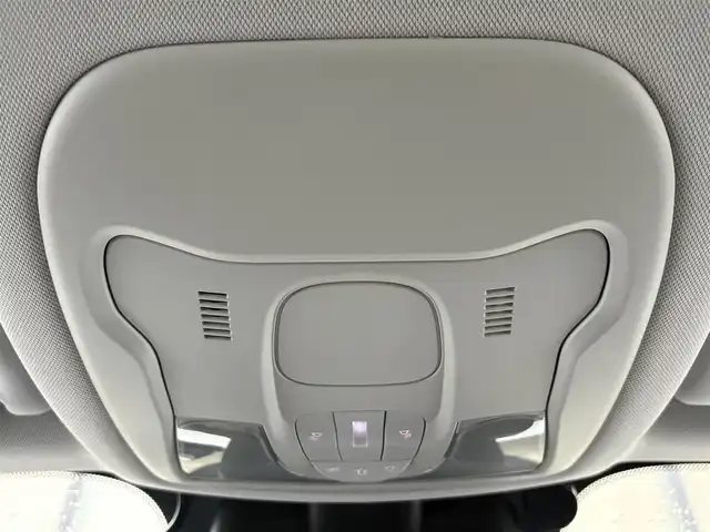 クライスラー・ジープ ジープ レネゲード トレイルホーク 石川県 2017(平29)年 5.6万km 白 4WD/ディスプレイオーディオ/　Bluetooth・AM/FM・USB・AUX/バックカメラ/ETC/ドライブレコーダー/ルーフレール/クルーズコントロール/アンチロック・ブレーキ・システム/横滑り防止装置/後方コーナーセンサー/レーンキープアシスト/ダウンヒルアシストコントロール/パーキングアシスト/エアバッグ（W+サイド）/カーテンエアバッグ/純正アルミホイール/スマートキー