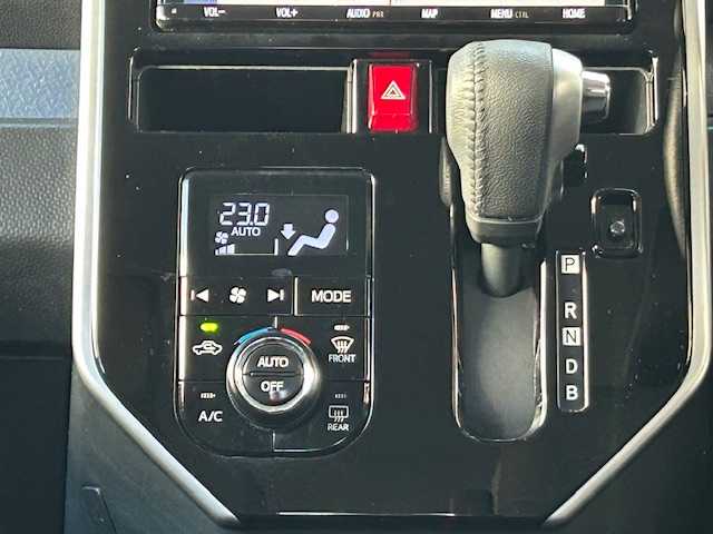 トヨタ ルーミー カスタムG－T 東京都 2019(令1)年 3.8万km ブラックマイカメタリック/パールホワイト2トーン ワンオーナー/純正SDナビフルセグTV/バックカメラ/両側パワースライドドア/衝突被害軽減システム/衝突警報機能（対車両・歩行者）/車線逸脱警報機能/誤発進抑制制御機能/先行車発進お知らせ機能/クルーズコントロール/横滑り防止装置/盗難防止装置/アイドリングストップ/パーキングアシスト/オートライト/オートマチックハイビーム/シルバー加飾付ウレタン製ステアリングホイール/ステアリングスイッチ/Bluetooth接続/シートヒータ/キーフリーシステム/スペアキー/保証書＆取扱説明書付き