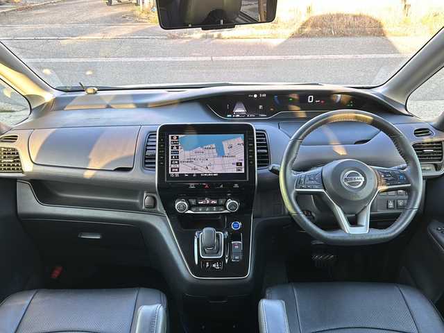 日産 セレナ e－パワー ハイウェイスター V 石川県 2022(令4)年 7.2万km ブリリアントホワイトパール 純正メモリーナビゲーション/【SD・CD・DVD・Blue-ray・Bluetooth・HDMI】/・フルセグTV/・アラウンドビューモニター/プロパイロット/ビルトレインETC/後方ドライブレコーダー/フリップダウンモニター/前席シートヒーター/ステアリングヒーター/コーナーセンサー/USB端子/LEDヘッドライト/・フォグランプ/両側パワースライド/オートライト/人工皮シートカバー/純正フロアマット/純正ドアバイザー