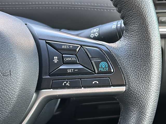 日産 セレナ e－パワー ハイウェイスター V 石川県 2022(令4)年 7.2万km ブリリアントホワイトパール 純正メモリーナビゲーション/【SD・CD・DVD・Blue-ray・Bluetooth・HDMI】/・フルセグTV/・アラウンドビューモニター/プロパイロット/ビルトレインETC/後方ドライブレコーダー/フリップダウンモニター/前席シートヒーター/ステアリングヒーター/コーナーセンサー/USB端子/LEDヘッドライト/・フォグランプ/両側パワースライド/オートライト/人工皮シートカバー/純正フロアマット/純正ドアバイザー