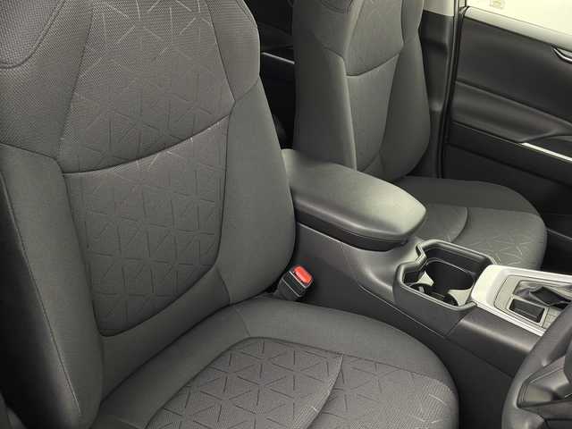 トヨタ ＲＡＶ４ X 新潟県 2021(令3)年 4.8万km アティチュードブラックマイカ 4WD/純正ナビ/　　BT/FM/AM/Miracast/バックカメラ/レーダークルーズコントロール/LEDオートライト/オートマチックハイビーム/純正17インチアルミホイール/ステアリングスイッチ/アイドリングストップ/USBポート/ブラインドスポットモニター/スマートキー/ビルトインETC