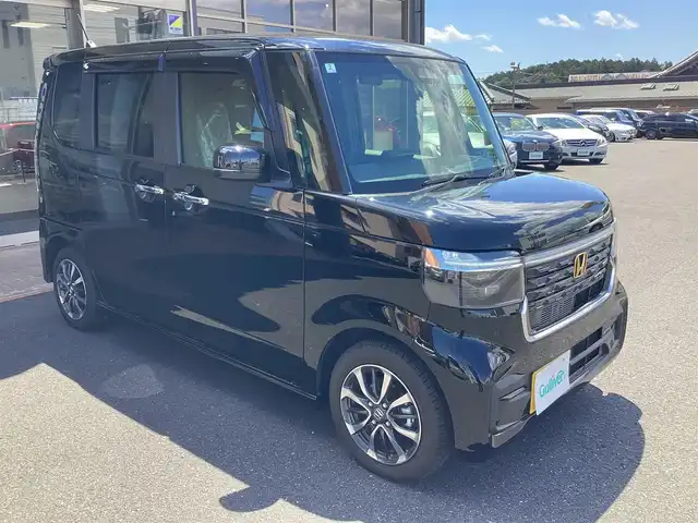 ホンダ Ｎ ＢＯＸ カスタム 栃木県 2024(令6)年 0.1万km クリスタルブラックパール ホンダセンシング/（衝突軽減ブレーキ）/（先行車発進お知らせ機能）/（歩行者事故低減ステアリング）/（路外逸脱抑制機能）/（標識認識機能）/（渋滞追従機能付きアダプティブクルーズコントロール）/（車線維持支援システム）/（誤発進抑制機能）/（後方誤発進抑制機能）/（近距離衝突軽減ブレーキ）/（急アクセル制御機能）/（パーキングセンサーシステム）/（オートハイビーム）/HondaCONNECTforGathers/カーナビ連動前後ドライブレコーダー/マルチビューカメラシステム/前席シートヒーター/両側パワースライドドア/純正フロアマット/純正ドアバイザー/取扱説明書/保証書/リモコンスペアキー×1