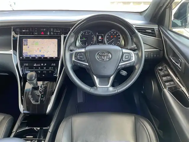 トヨタ ハリアー プレミアム 埼玉県 2018(平30)年 3.4万km ホワイトパールクリスタルシャイン /純正9型メモリナビ//フルセグTV//バックカメラ//CD/DVD/Bluetooth//アダプティブクルーズコントロール//運転席パワーシート//ビルトインETC2.0//スマートキー×2&カードキー//LEDヘッドライト//PCS 衝突軽減ブレーキ//LDA 車線逸脱警報//W.サイド.カーテン.ニーエアバック//ABS//横滑り防止装置//クリアランスソナー//パワーバックドア//ハーフレザーシート//オートライト//LEDフォグランプ//プライバシーガラス//ドアバイザー//社外17インチAW//新車時保証書//取扱説明書//ナビ取説