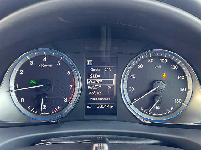 トヨタ ハリアー プレミアム 埼玉県 2018(平30)年 3.4万km ホワイトパールクリスタルシャイン /純正9型メモリナビ//フルセグTV//バックカメラ//CD/DVD/Bluetooth//アダプティブクルーズコントロール//運転席パワーシート//ビルトインETC2.0//スマートキー×2&カードキー//LEDヘッドライト//PCS 衝突軽減ブレーキ//LDA 車線逸脱警報//W.サイド.カーテン.ニーエアバック//ABS//横滑り防止装置//クリアランスソナー//パワーバックドア//ハーフレザーシート//オートライト//LEDフォグランプ//プライバシーガラス//ドアバイザー//社外17インチAW//新車時保証書//取扱説明書//ナビ取説